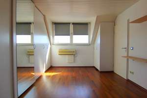 Maisonettewohnung in direkter Rheinnähe mit Balkon, Kamin & Einbauküche im Herzen von Rodenkirchen – Die vollständige Adresse der Immobilie erhältst du vom Anbieter., 50996 Rodenkirchen (Ortsteil), Köln – Vorschaubild 20