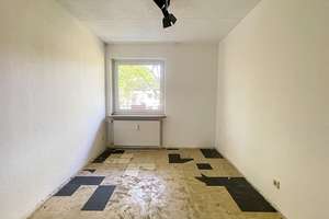 Großzügige 4-Zimmer-Wohnung mit Loggia in grüner Lage von Essen-Schönebeck – Die vollständige Adresse der Immobilie erhältst du vom Anbieter., 45359 Schönebeck, Essen – Vorschaubild 6