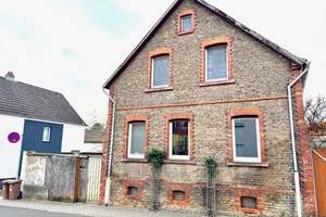 Solides Wohnhaus mit Potenzial in Flörsheim am Main – Eddersheimerstraße 9, 65439 Flörsheim am Main – Vorschaubild 1