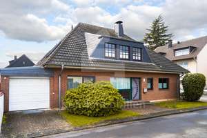 Geräumiges Einfamilienhaus in attraktiver Lage von Sankt Augustin Menden – Die vollständige Adresse der Immobilie erhältst du vom Anbieter., 53757 Sankt Augustin – Vorschaubild 1