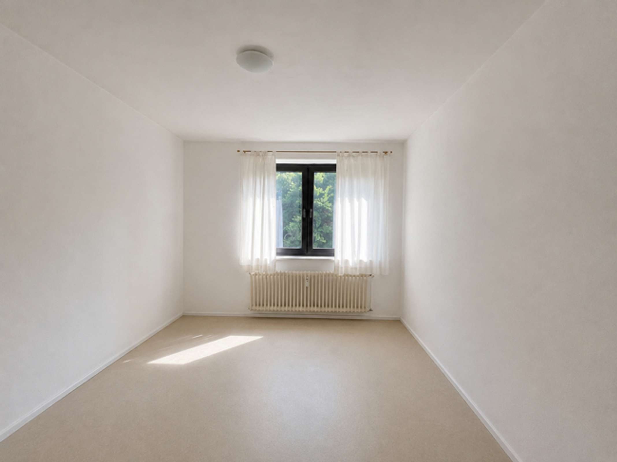 5-Zimmer-ETW mit Panoramablick und herrlicher Loggia in Waldrandnähe des oberen Ostviertels