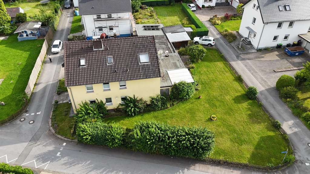 Immobilie in Leopoldshöhe - Dreifamilienhaus mit Wertsteigerungspotenzial in traumhafter Lage - Bild 3