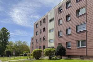Renovierungsbedürftige 4-Zimmer-Wohnung mit Balkon in begehrter Weststadtlage