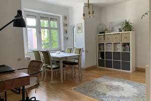 LAGE - LAGE - LAGE - Klassische Jugendstilwohnung mit kleinem Balkon in Zentrumslage zum Kauf