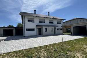 ERSTBEZUG! Schicke,  hochwertige  DHH in einem  schönen, ruhigen  Wohngebiet in Neumarkt St. Veit – Friedenstraße 13, 84494 Mühldorf am Inn (Kreis) – Vorschaubild 1