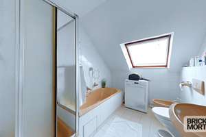 Charmante Dachgeschosswohnung mit Loggia, TG-Stellplatz & vielseitigem Dachstudio – Augsburg-Lechhau – Die vollständige Adresse der Immobilie erhältst du vom Anbieter., 86167 Lechhausen-Ost, Augsburg – Vorschaubild 5