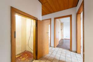 Für Handwerker: Sanierungsbedürftige Dachgeschosswohnung mit & 45 m² Nutzfläche – Düsseldorf-Heerdt – Krefelderstraße 52, 40549 Heerdt, Düsseldorf – Vorschaubild 8