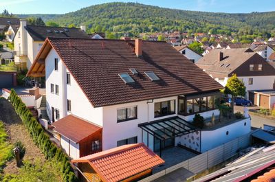 1 - 3 Familienhaus mit grandiosem Ausblick - großzügiges Familienglück oder Vermieten