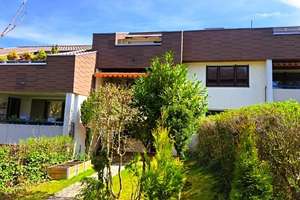 Barrierefreie EG Wohnung in bester Lage mit eigenem Garten und Terrasse !