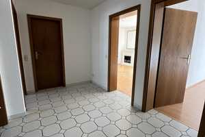 Stilvolle 3-Zimmer-Wohnung mit Einbauküche und gehobener Innenausstattung mit EBK in Wuppertal – Tütersburg 51a, 42277 Wuppertal – Vorschaubild 3