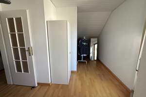Attraktive Doppelhaushälfte in Stuttgart-Schönberg in absolut ruhiger Lage – Die vollständige Adresse der Immobilie erhältst du vom Anbieter., 70599 Schönberg, Stuttgart – Vorschaubild 10