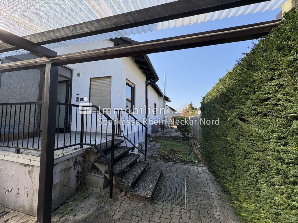 Immobilie in Hemsbach - Doppelhaushälfte mit Einliegerwohnung in ruhiger Lage von Hemsbach  - Bild 1