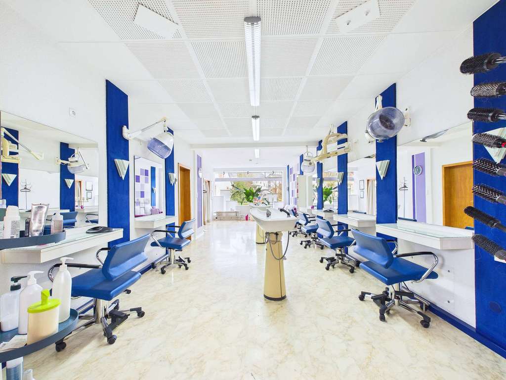 Immobilie in Kirkel - Wohn- und Geschäftshaus mit Carport und Garten - Bild 1