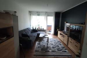 Gepflegte Erdgeschosswohnung mit drei Zimmern sowie Balkon und EBK in Moers