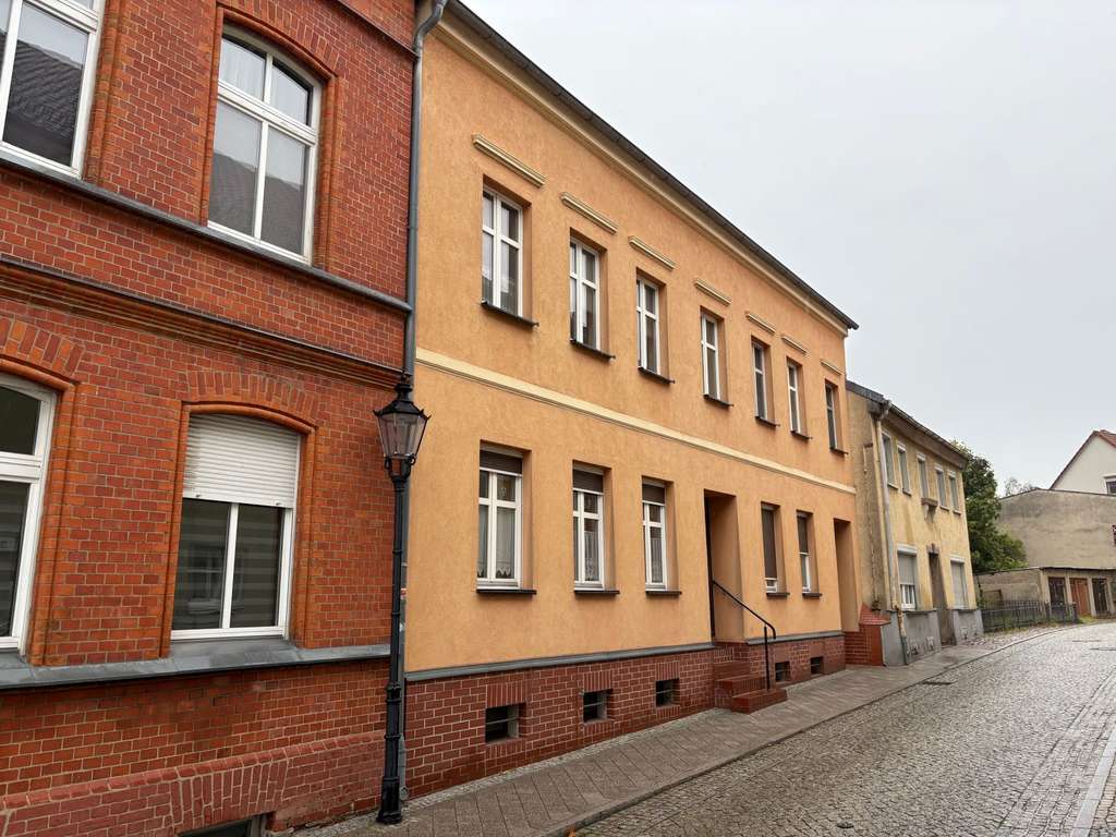 Immobilie in Bad Freienwalde (Oder) - Mehrfamilienhaus ( 6 Wohneinheiten) Bad Freienwalsde Zentrum - Bild 1