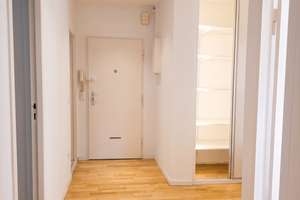 Gepflegte 2,5-Zimmer-Eigentumswohnung mit Balkon in Berlin-Wilmersdorf – Bundesallee 190 / 191, 10717 Wilmersdorf, Berlin – Vorschaubild 2