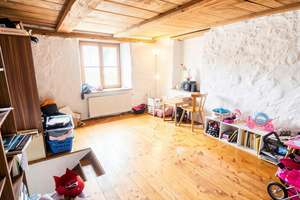 Familienidylle im Grünen: Liebevoll saniertes Haus mit großem Grundstück und Ausbaupotenzial!  – Die vollständige Adresse der Immobilie erhältst du vom Anbieter., 78183 Herford – Vorschaubild 5