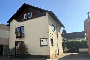 Tolle Alternative zur Wohnung! Helles EFH mit Terrasse, Stellplatz + Keller in zentraler Lage – Die vollständige Adresse der Immobilie erhältst du vom Anbieter., 76676 Graben-Neudorf – Vorschaubild 1