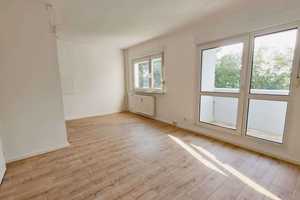 2-Raumwohnung in ruhiger Lage + Laminatboden + Wannenbad + EBK – Am Rosengarten 80c, 6132 Halle (Saale) – Vorschaubild 1