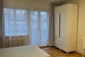 Schöne möblierte 1- Zimmer Wohnung, Nähe Elisabethplatz,  mit großem Südbalkon – Die vollständige Adresse der Immobilie erhältst du vom Anbieter., 80796 Neuschwabing, München – Vorschaubild 1