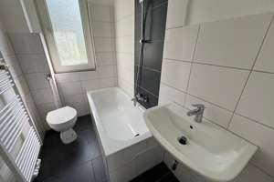 Helle renovierte 3 Zi.-Whng.- mit Balkon - Wannenbad mit Fenster - Duisburg Rheinhausen – Franz-Schubert-Straße 8, 47226 Rheinhausen-Mitte, Duisburg – Vorschaubild 3