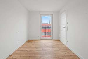 Moderne Architektur trifft Wasserlage: 4 Zimmer, Terrasse und perfekte Infrastruktur – Die vollständige Adresse der Immobilie erhältst du vom Anbieter., 14467 Nördliche Innenstadt, Potsdam – Vorschaubild 14