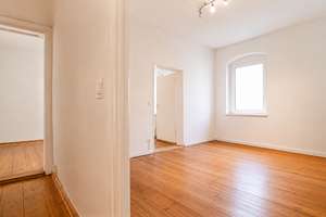 Helle 2-Zimmer-Altbauwohnung in der City West – Die vollständige Adresse der Immobilie erhältst du vom Anbieter., 10627 Charlottenburg, Berlin – Vorschaubild 5