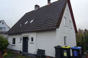 Freistehendes Zweifamilienhaus mit ELW in Top-Lage in Gersfeld zu verkaufen – Am Komberg 62, 36129 Gersfeld (Rhön) – Vorschaubild 2