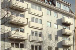 Unvermietete helle 2-Zimmer-Wohnung im 3. OG mit Balkon und PKW-Stellplatz in Steglitz zu verkaufen