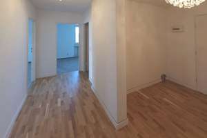 Großzügige, helle 3 Zimmer Wohnung mit Balkon, Aufzug und Stellplatz – Die vollständige Adresse der Immobilie erhältst du vom Anbieter., 30179 Vahrenheide, Hannover – Vorschaubild 2