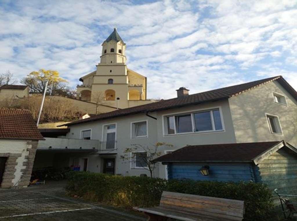 Immobilie in Donaustauf - Mehrfamilienhaus mit Nebengebäude für KAPITALANLEGER oder Ihr TRAUMDOMIZIL in TOP LAGE!  - Bild 1