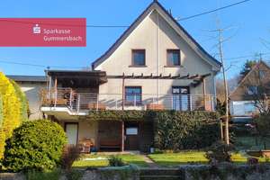 Charmantes Einfamilienhaus mit Doppelgarage und schönem Grundstück in Gummersbach-Windhagen! – Die vollständige Adresse der Immobilie erhältst du vom Anbieter., 51647 Gummersbach – Vorschaubild 1