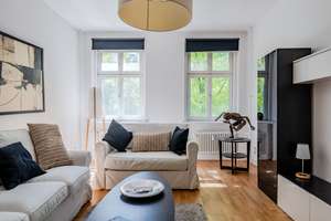 Wohnen mit Geschichte-stilvolle 2-Zimmer -Altbauwohnung an der legendären Karl-Marx-Allee – Die vollständige Adresse der Immobilie erhältst du vom Anbieter., 10243 Friedrichshain, Berlin – Vorschaubild 2