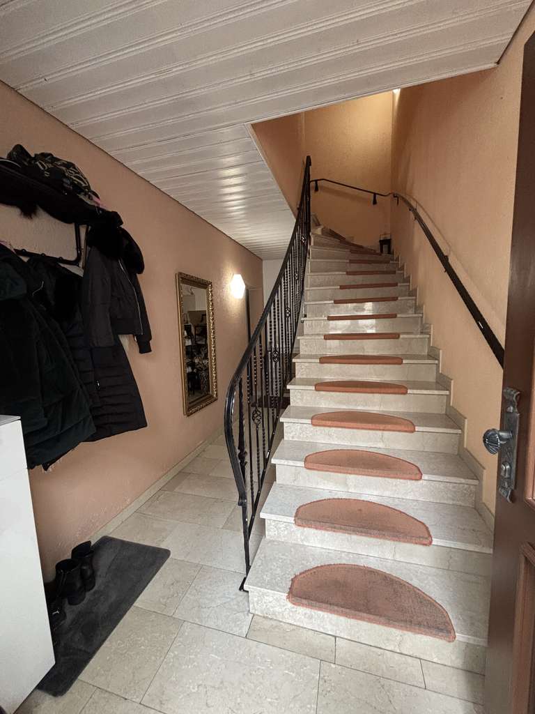 Immobilie in Nandlstadt - ANSPRECHENDE DOPPELHAUSHÄLFTE MIT LIEBEVOLLEM GARTEN IN NANDLSTADT - Bild 1