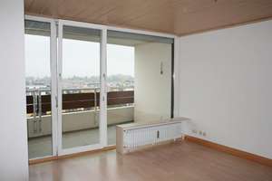 *Toller Ausblick*  2 ZKB  mit Balkon und Pool auf dem Dach – Bergiusstraße  72, 86199 Göggingen-Nordost, Augsburg – Vorschaubild 2