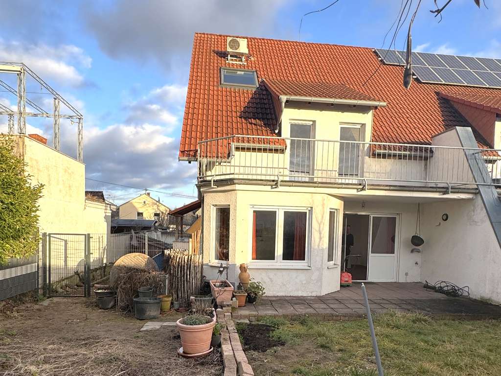 Immobilie in Mommenheim - Charmante Doppelhaushälfte mit viel Potential in Mommenheim - Bild 0