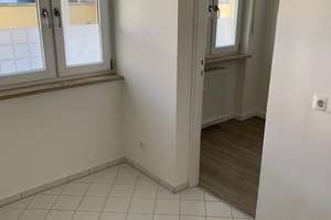 Geräumige 2,5 Zimmer Wohnung mit Balkon