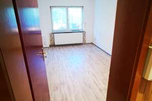 Einfamilienhaus in Berlin-Rudow (bezugsfrei) – 4 Zi. ca. 109 m² Wohnfläche plus ca. 56 m² Souterrain – Margueritenring 17A, 12357 Rudow, Berlin – Vorschaubild 9