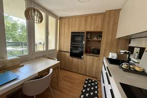 Einziehen & wohlfühlen – 3 Zi. Wohnung mit Südbalkon, hochw. EBK, TG, Aufzug, Parkett – Die vollständige Adresse der Immobilie erhältst du vom Anbieter., 4105 Zentrum-Nord, Leipzig – Vorschaubild 1