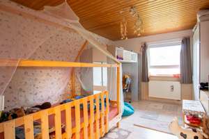 Wohnen mit Charme: Barrierearmer Holzbungalow mit Kamin und überdachter Terrasse – Die vollständige Adresse der Immobilie erhältst du vom Anbieter., 26532 Großheide – Vorschaubild 10