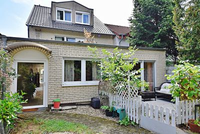 Großzügiges Einfamilienhaus mit Einliegerwohnung in Bonn-Beuel – 222 m² Wohnfläche und 7 Zimmer