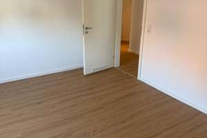 Neu renovierte  2,5-Zimmer-Dachgeschosswohnung mit Balkon in Düsseldorf Wersten in ruhiger Lage  – Die vollständige Adresse der Immobilie erhältst du vom Anbieter., 40591 Wersten, Düsseldorf – Vorschaubild 4