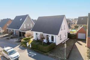 Stilvoll wohnen & arbeiten: Hochwertiges Zuhause mit Pool, PV-Anlage, Büro & 5 Schlafzimmern – Die vollständige Adresse der Immobilie erhältst du vom Anbieter., 47624 Kevelaer – Vorschaubild 41