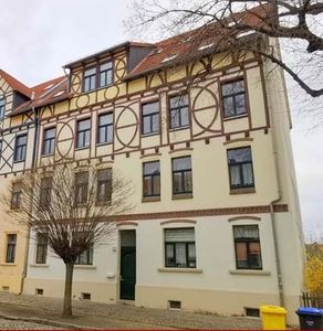 2-Zimmer-WHG, EBK, großer Balkon, Tageslichtbad Dusche + Badewanne, Gartennutzg.