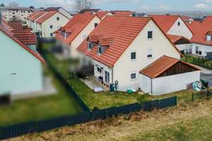 Moderne Doppelhaushälfte mit großem Eckgrundstück und herrlicher Sicht auf die Felder Vilseck´s – Die vollständige Adresse der Immobilie erhältst du vom Anbieter., 92249 Vilseck – Vorschaubild 3