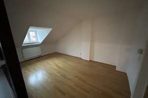 MAXVORSTADT | BEFRISTETE 3-Zimmer-Dachgeschoss-Wohnung mit EBK, Parkett und Videosprechanlage – Die vollständige Adresse der Immobilie erhältst du vom Anbieter., 80799 Am alten nördlichen Friedhof, München – Vorschaubild 5
