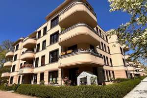 Moderne 2-Zimmer-Neubauwohnung mit Balkon, EBK & TG - The Seven Potsdam – Lotte-Loebinger-Straße 5, 14482 Babelsberg Süd, Potsdam – Vorschaubild 1