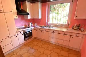 facettenreiches großzügiges 3 Familien-Haus mit Fernsicht und ruhiger Hanglage … – Die vollständige Adresse der Immobilie erhältst du vom Anbieter., 89361 Landensberg – Vorschaubild 6