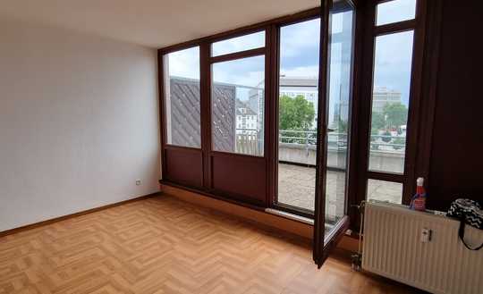 Barrierefreie 1,5-Zimmer-Terrassenwohnung mit Tiefgaragenstellplatz & Aufzug in Ludwigshafen-Süd