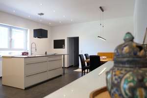 Moderne Reitanlage mit Wohnhaus – Toplage im Rhein-Main-Gebiet – Die vollständige Adresse der Immobilie erhältst du vom Anbieter., 55271 Stadecken-Elsheim – Vorschaubild 3